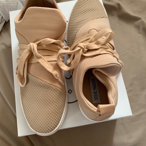 Steve Madden Blush Sneakers - Picture 3 of 6